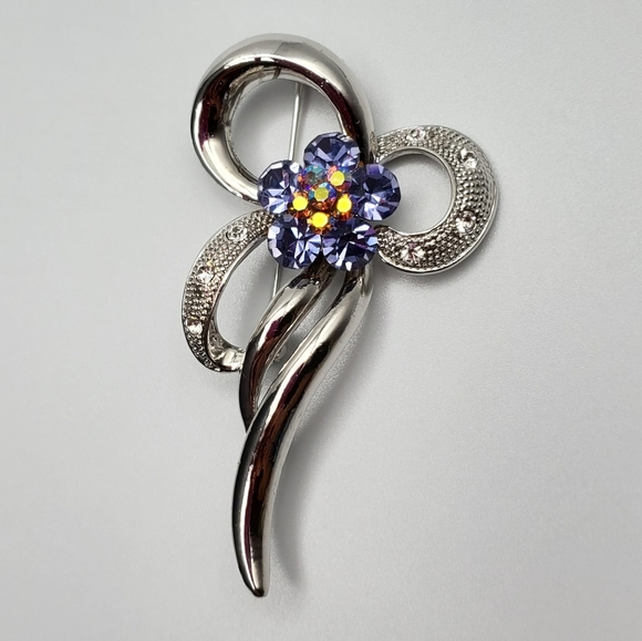 Gorgeous Lavender Rhinestone Floral Silver Plated Brooch 2.75 inches - Picture 2 of 4